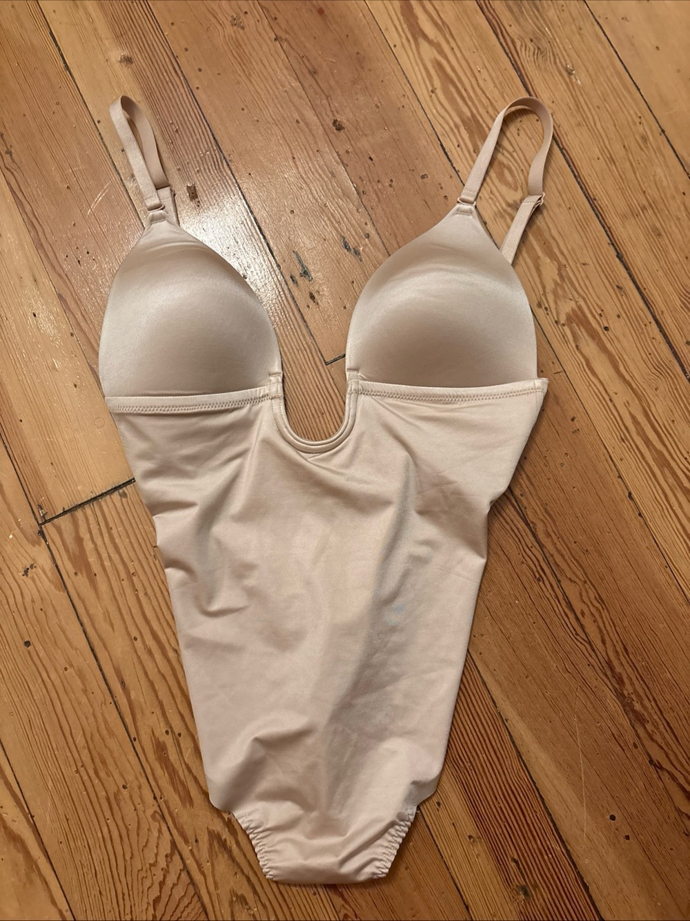 SPANX Suit Your Fancy Plunge Low-Back Thong Bodysuit Champagne Beige Medium